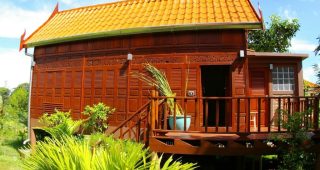 บ้านไม้เรือนไทยผสมผสานบนเกาะกูด