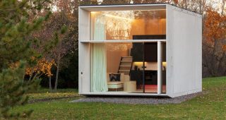 บ้าน Prefab ทรงเหลี่ยมทันสมัย สร้างไวแค่ 7 ชั่วโมงเสร็จ!