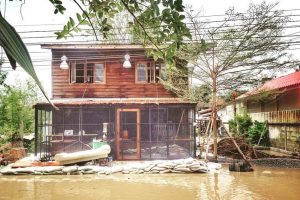 รีวิว : รีโนเวทบ้านไม้เก่า ให้เป็น Loft' Cafe ร้านกาแฟเล็กๆ แต่แสนจะอบอุ่น