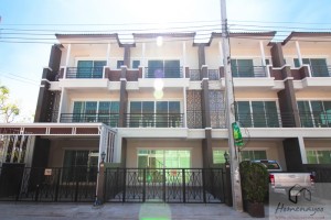 EP.654 รีวิว ทาวน์โฮม The Color Living ศรีนครินทร์ - วงแหวน ราคาเริ่มต้น 3.49 ล้านบาท