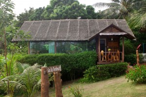 The Glass Cottage บ้านคอทเทจแต่งกระจกริมทะเลบนเกาะพะงัน