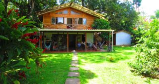 บ้านไม้โปร่งเย็นในสวน Hangout เพลิน ๆ ในครอบครัว