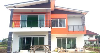 รีวิว : ปลูกบ้านเดี่ยวสีส้ม สไตล์โมเดิร์น แบบบ้านตามใจฉัน งบประมาณก่อสร้าง 2.2 ล้านบาท*