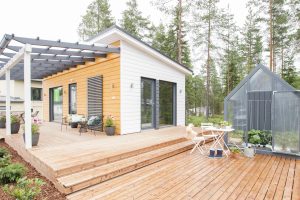 บ้านสวนดีไซน์น่ารักพร้อม Glass House เล็ก ๆ ปลูกผักกินเอง