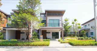 EP.751 รีวิว Natura Trend วงแหวน-ลำลูกกา คลอง 5 บ้านแฝด 2 ชั้น สไตล์ Modern ใกล้ทางด่วนและรถไฟฟ้า