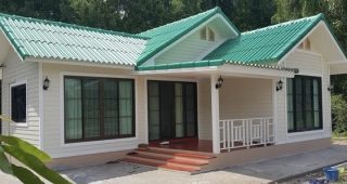 รีวิว : บ้านชั้นเดียว สไตล์คอทเทจ สวยหวาน พื้นที่ใช้สอย 55 ตร.ม. งบประมาณ 660,000 บาท