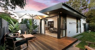 บ้านเรียบเท่แนวโมเดิร์น คุมโทนสีขาว-ดำทันสมัย