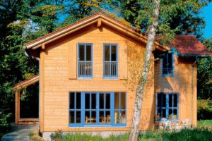 บ้านไม้ Log Cabin สีสันอ่อนโยน เห็นก็รู้สึกผ่อนคลายแล้ว