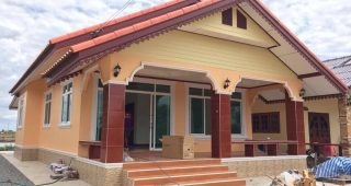 รีวิว บ้านชั้นเดียว สไตล์ไทยประยุกต์ พื้นที่ใช้สอย 108 ตร.ม. งบประมาณ 1 ล้านบาท