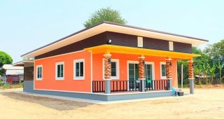 รีวิว บ้านโมเดิร์นชั้นเดียว สีส้มสดใส พื้นที่ใช้สอย 113 ตร.ม. ด้วยงบ 1.07 ล้านบาท
