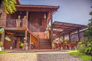 บ้านไม้ทรงไทย อยู่สบายใจ เรียบง่ายงามตา