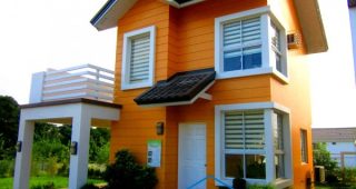 บ้านสองชั้นราคาประหยัดสีส้มสดใส คุ้มค่าน่าอยู่