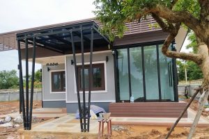 รีวิว ปลูกบ้านโมเดิร์นชั้นเดียว 3 ห้องนอน, 2 ห้องน้ำ ด้วยงบ 990,000 บาท