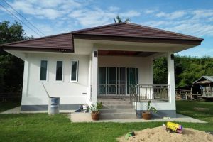 รีวิว ปลูกบ้านชั้นเดียว หลังคาปั้นหยา พื้นที่ใช้สอย 80 ตร.ม. งบประมาณ 870,000 บาท