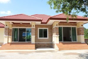รีวิว บ้านชั้นเดียว แนวทรอปิคอล พื้นที่ใช้สอย 125 ตร.ม. งบประมาณ 1.35 ล้านบาท*