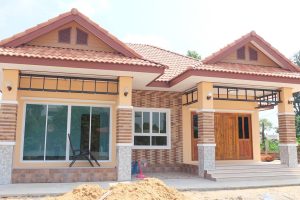 รีวิว บ้านชั้นเดียว แนวร่วมสมัย พื้นที่ใช้สอย 135 ตร.ม. งบประมาณก่อสร้าง 1.45 ลบ.