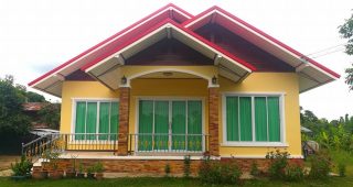 รีวิว บ้านชั้นเดียว หลังคาจั่วซ้อน พื้นที่ใช้สอย 96 ตร.ม. งบประมาณ 890,000 บาท