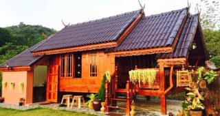 บ้านไม้ทรงไทยประยุกต์ สวยเนี๊ยบน่าอยู่