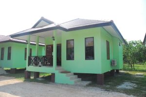 บ้านรีสอร์ทชั้นเดียวโทนสีเขียวใส ๆ งบหลักแสน