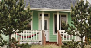 Belmar Cottage บ้านคอทเทจสีเขียวอ่อนสุดน่ารัก