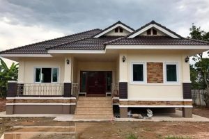 รีวิว บ้านชั้นเดียวยกพื้น พื้นที่ใช้สอย ประมาณ 165 ตร.ม. งบประมาณ 1.55 ลบ.