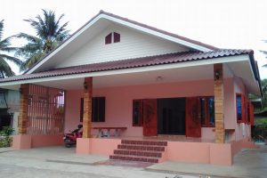 รีวิว บ้านเดี่ยวชั้นเดียว สไตล์ชนบท เหมาะสำหรับครอบครัวใหญ่ งบประมาณก่อสร้าง 1.5 ล้านบาท