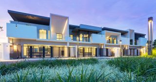 วีเว่ บางนา กม. 7 VIVE Bangna-KM.7 Luxury Gallery House จาก Land & Houses