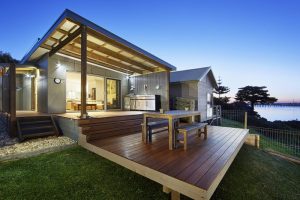 บ้านโมเดิร์นบนเนินเขาริมทะเล ภายในแต่งหรู วิวดีสุดๆ