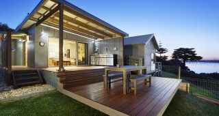 บ้านโมเดิร์นบนเนินเขาริมทะเล ภายในแต่งหรู วิวดีสุดๆ