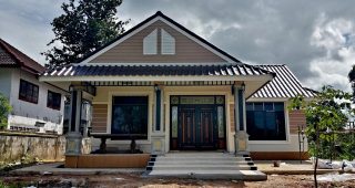 รีวิว สร้างบ้านชั้นเดียว แนวร่วมสมัย พื้นที่ใช้สอย 135 ตร.ม. งบประมาณรวม 950,000 บาท