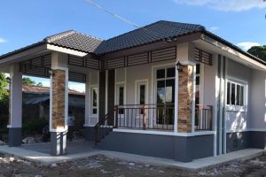 รีวิว บ้านชั้นเดียว หลังคาปั้นหยา พื้นที่ใช้สอย 105 ตร.ม. งบประมาณ 960,000 บาท