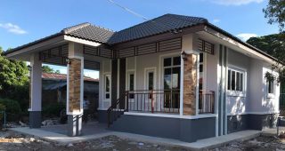 รีวิว บ้านชั้นเดียว หลังคาปั้นหยา พื้นที่ใช้สอย 105 ตร.ม. งบประมาณ 960,000 บาท