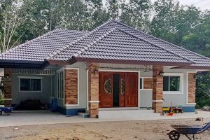 รีวิว บ้านชั้นเดียวหลังใหญ่ พื้นที่ใช้สอย 138 ตร.ม. วัสดุเกรดเอ งบประมาณ 1.65 ล้านบาท