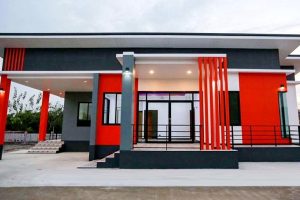 รีวิว บ้านเดี่ยวชั้นเดียว แนวโมเดิร์น ร่วมสมัย พื้นที่ใช้สอย 140 ตร.ม. งบประมาณ 1.3 ล้านบาท