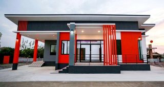 รีวิว บ้านเดี่ยวชั้นเดียว แนวโมเดิร์น ร่วมสมัย พื้นที่ใช้สอย 140 ตร.ม. งบประมาณ 1.3 ล้านบาท