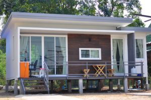 รีวิว บ้านน็อคดาวน์สไตล์โมเดิร์น ขนาด 35.80 ตร.ม. งบประมาณ 380,000 บาท