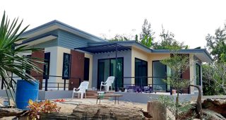 รีวิว บ้านน็อคดาวน์สไตล์โมเดิร์น พื้นที่ใช้สอย 50 ตร.ม. งบประมาณ 550,000 บาท