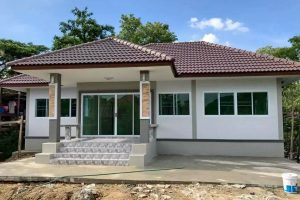 รีวิว บ้านชั้นเดียวแนวทรอปิคอล 3 ห้องนอน 2 ห้องน้ำ งบประมาณไม่เกิน 1 ล้านบาท