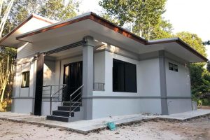 รีวิว บ้านโมเดิร์นยกพื้นชั้นเดียว พื้นที่ใช้สอย 84 ตร.ม. งบประมาณ 950,000 บาท