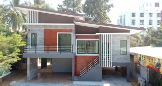 รีวิว บ้านเดี่ยวแนวโมเดิร์นลอฟท์ พื้นที่ใช้สอย 228 ตร.ม. งบประมาณ 1.75 ล้านบาท