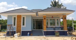 รีวิว บ้านเดี่ยวชั้นเดียวยกพื้น แนวทรอปิคอล พื้นที่ใช้สอย 118 ตร.ม. งบประมาณ 1.12 ล้านบาท