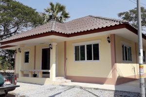 รีวิว บ้านชั้นเดียว หลังคาปั้นหยา พื้นที่ใช้สอย 80 ตร.ม. งบประมาณ 790,000 บาท