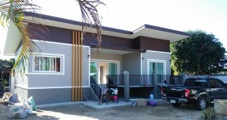 รีวิว บ้านโมเดิร์นยกพื้นชั้นเดียว พื้นที่ใช้สอย 104 ตร.ม. งบประมาณ 850,000 บาท