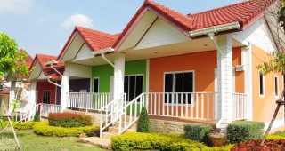 รีสอร์ทบ้านแฝดสีพาสเทลหวานน่ารัก งบไม่แพงน่าอยู่ได้อีก