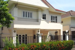 บ้านเดี่ยว ภัคภิรมย์ พูลวิลล่า ซัมเมอร์ ศรีนครินทร์ Baan Pakpirom Pool Villa Summer Srinakarin