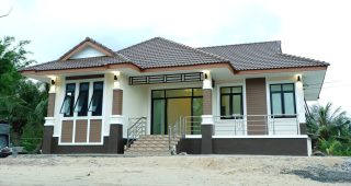 รีวิว บ้านชั้นเดียว แนวร่วมสมัย พื้นที่ใช้สอย 117 ตร.ม. วัสดุเกรดเอ งบประมาณ 1.4 ล้านบาท
