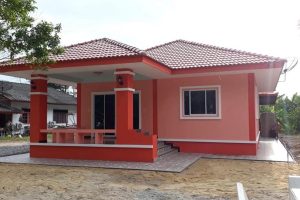 รีวิว บ้านชั้นเดียว หลังคาปั้นหยา แนวร่วมสมัย งบประมาณ 800,000 บาท