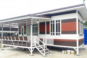 แบบบ้านโมเดิร์นรีสอร์ท พร้อมระเบียงกว้าง พื้นที่ใช้สอย 38 ตร.ม. งบประมาณ 245,000 บาท