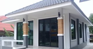 รีวิว บ้านชั้นเดียว หลังคาปั้นหยา พื้นที่ใช้สอย 63 ตร.ม. งบประมาณ 600,000 บาท