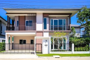 EP.1234 รีวิว Q.District สุขสวัสดิ์-วงแหวนพระราม 3 ทาวน์โฮม, บ้านแฝด และ บ้านเดี่ยว สไตล์ Modern Chic จาก Q.House
